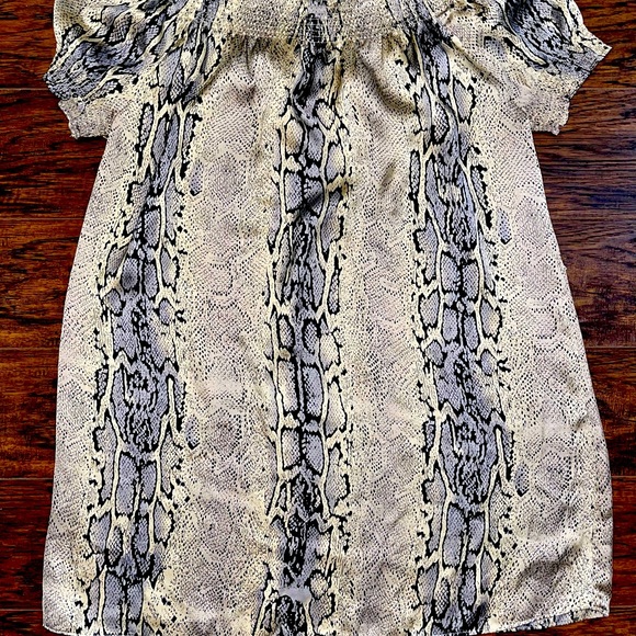 Vertigo Off Shoulder Snake Animal Print Lightweight M Dress or top, cap Sleeves - Picture 5 of 5